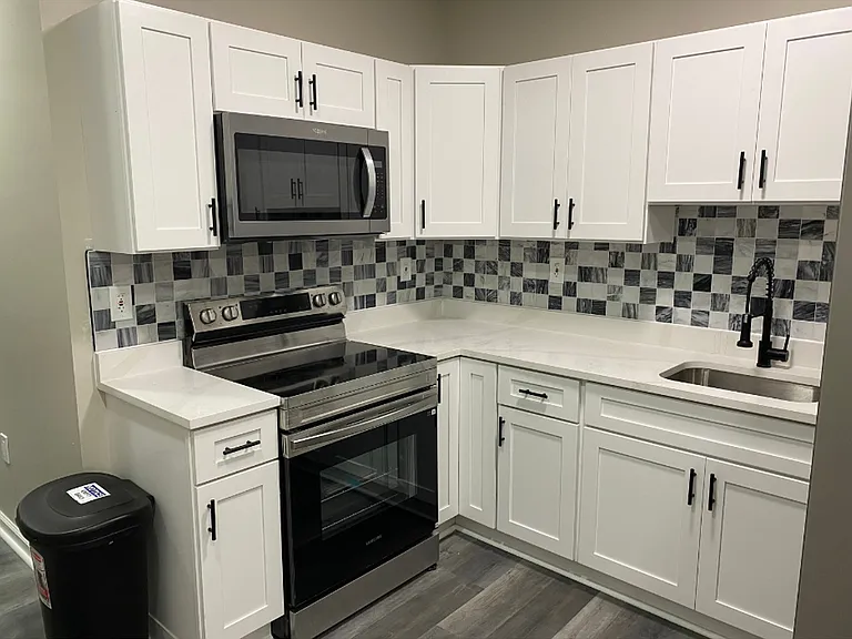 2123 Sinclair Ln — Photo 8