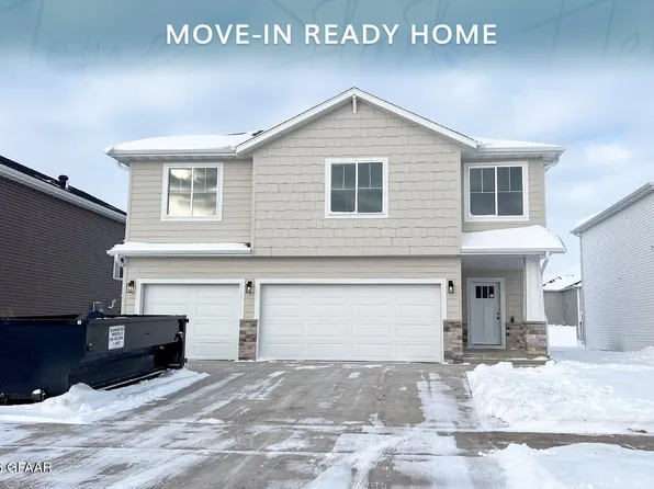 938 David Dr, Grand Forks, ND 58201