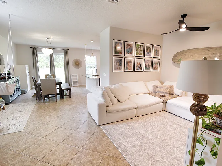 1057 Normandie Way — Photo 3