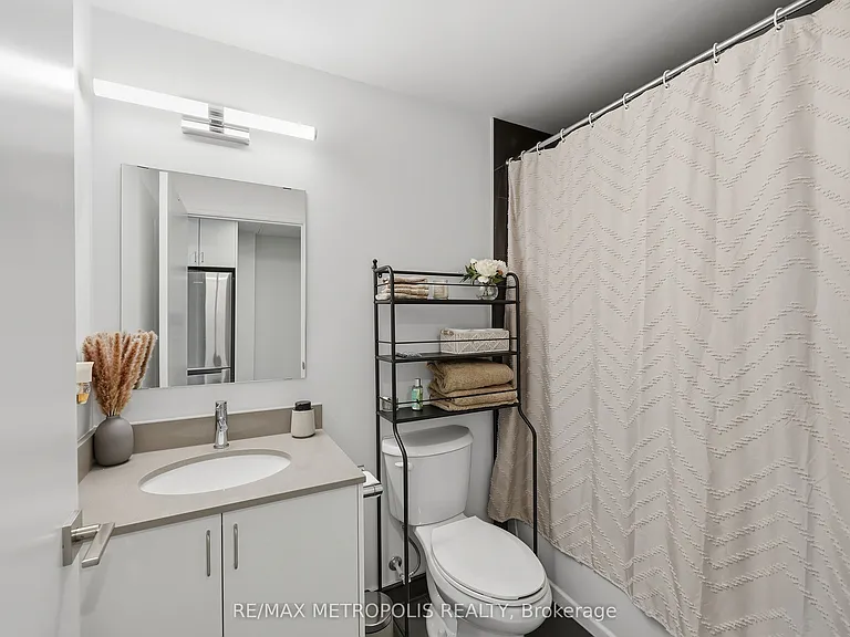 223 Princess St #709 — Photo 6