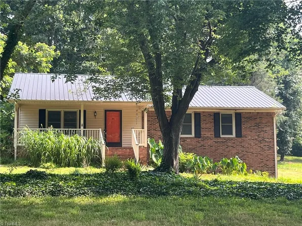 7 Dora Ln, Lexington, NC 27292