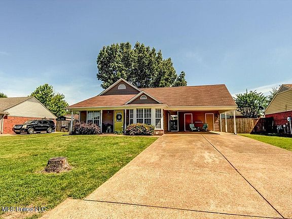 3rd image of 4203 Blackstone Dr
