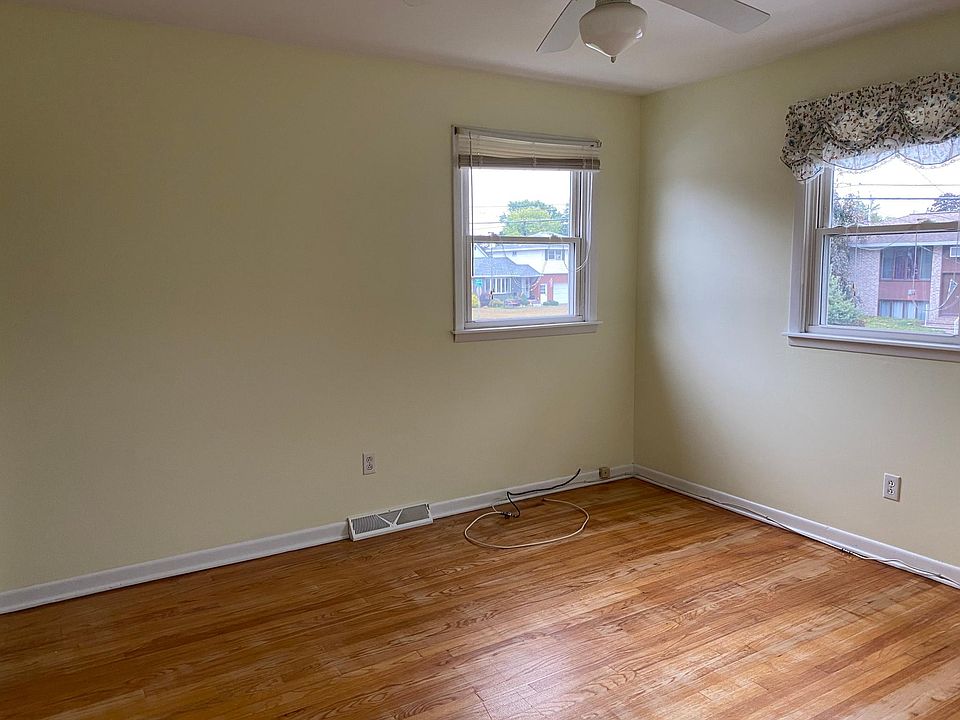 1st image of 15 Alfred Dr Floor 2