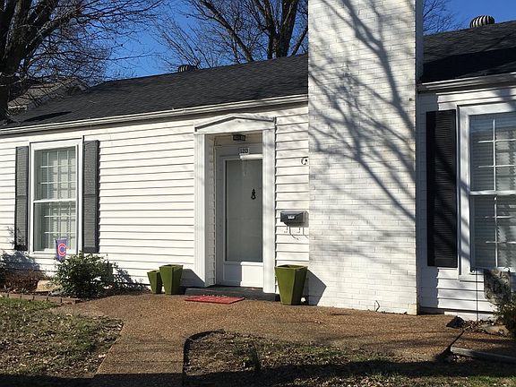 2nd image of 120 W Elm St