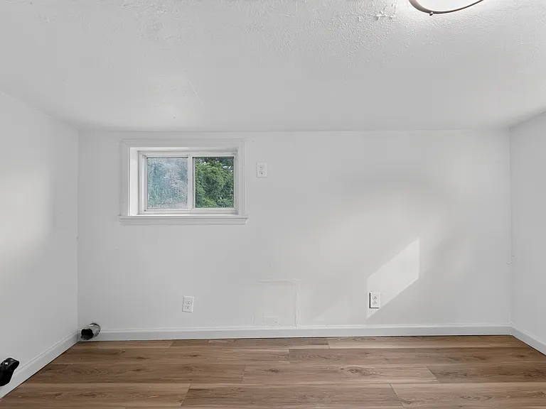 138 Austin Ave — Photo 30