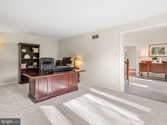 5th image of 1003 Winding River Ln
