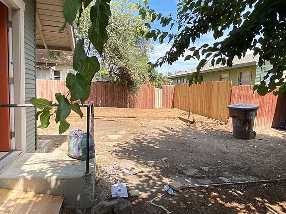 2nd image of 319 E San Joaquin Ave