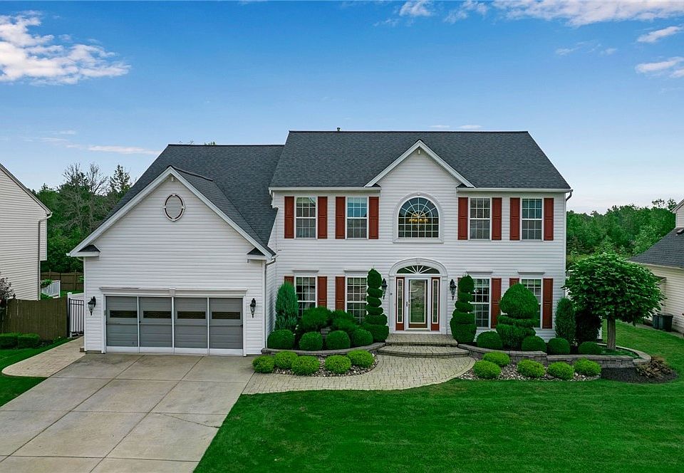 1st image of 20 Creekwood Dr