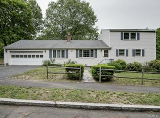 45 Chatham Dr, Norwalk, CT 06854