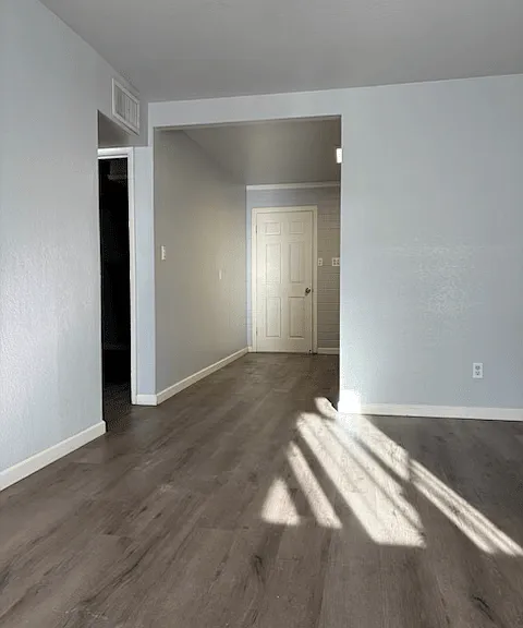 905 E Alice Ave — Photo 5
