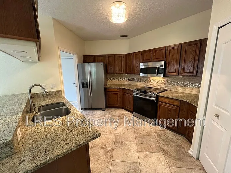1605 Slash Pine Pl — Photo 13