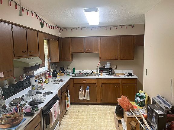 2nd image of 1956 Miller Dr