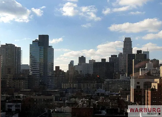 Sold by Warburg | media 25