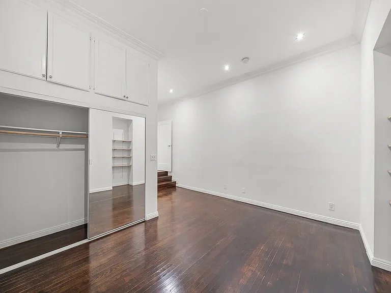6128 Wilshire Blvd — Photo 15