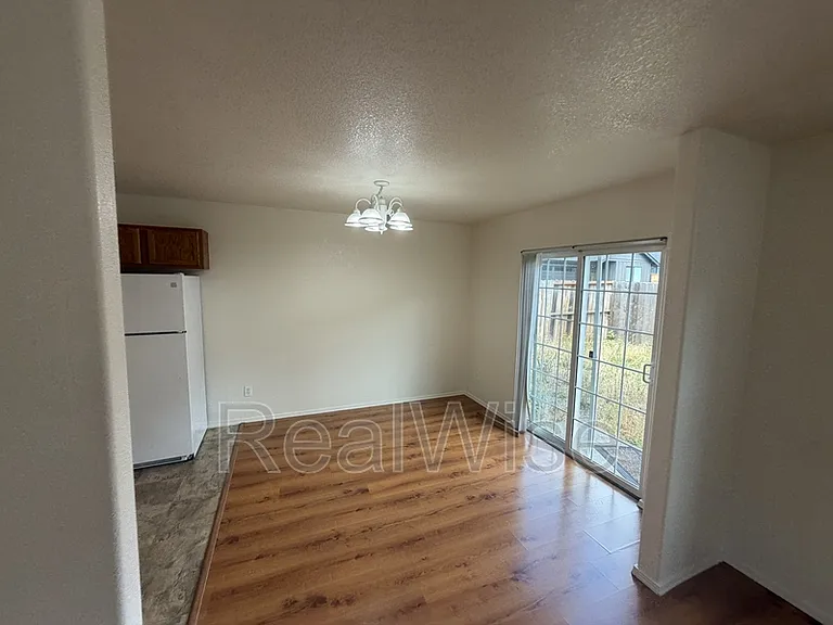 715 SW Laurel St — Photo 7