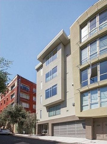 Amazing Modern Newly Developed Building with Floor to Ceilin