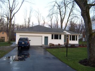 8132 Stahley Rd, East Amherst, NY 14051