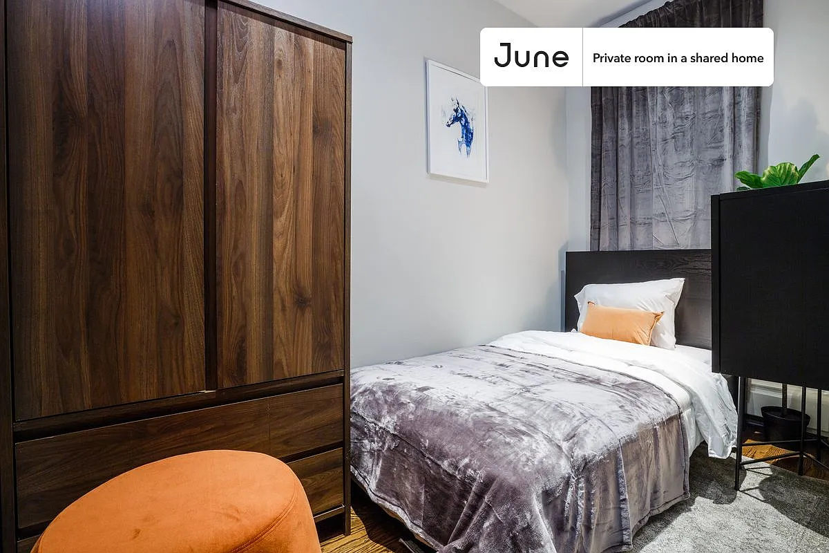 Full bedroom in 4 bed/2 bath home in Upper East Side #158 B — Photo 2