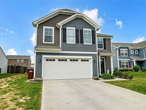 3rd image of 718 Maxwell Ct