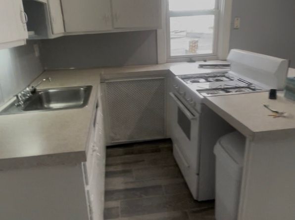 1576 W King St APT 4