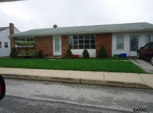 57 W High St, Windsor, PA 17366