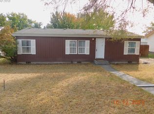 938 E Gladys Ave, Hermiston, OR 97838