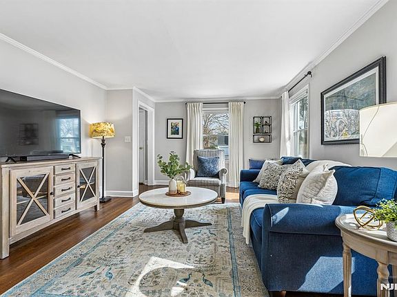 4th image of 436 Cambridge Rd