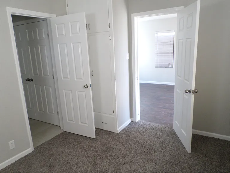 335 SE 44th St — Photo 7