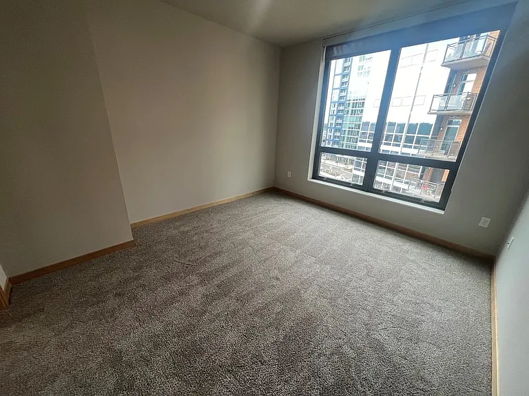Venture Luxury High Rise — Photo 124