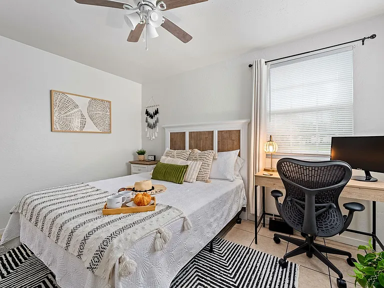 6 Palmetto — Photo 20