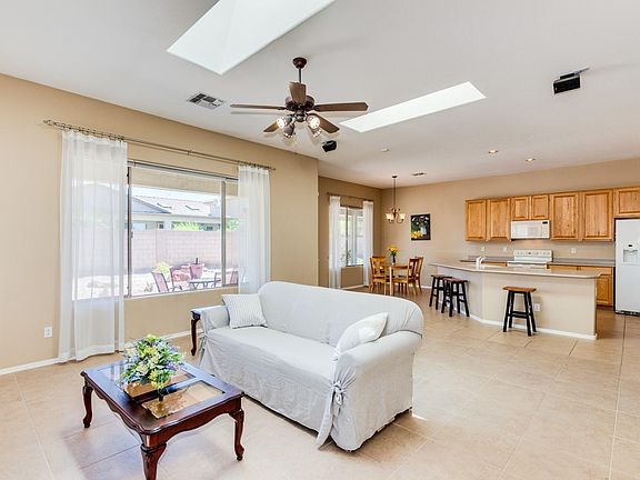 5th image of 3109 E Runaway Bay Pl