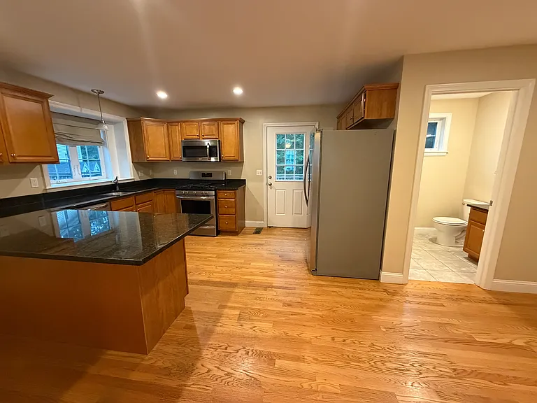 857 Temple St #B1 — Photo 2