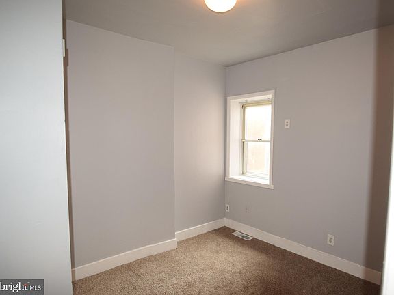 4th image of 841 N Madison St