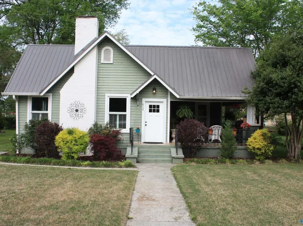 612 S Market St, Scottsboro, AL 35768