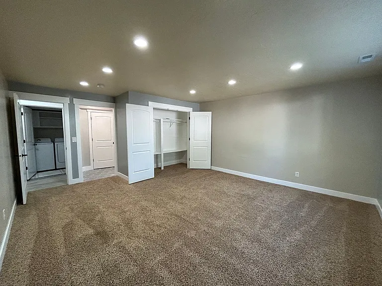 221 N 780 E — Photo 8