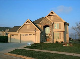 1687 Deer Trl, Waukesha, WI 53189