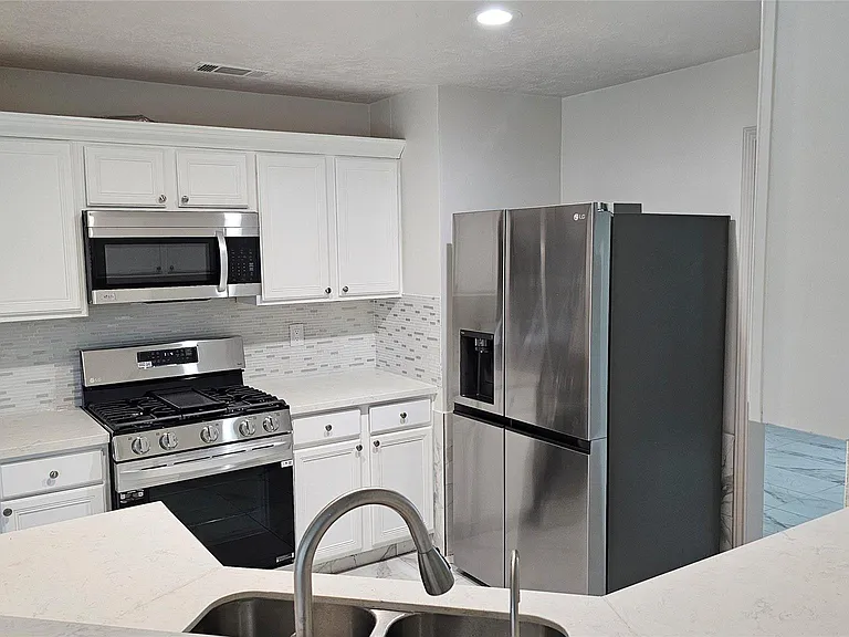 23510 Stratsborough Dr — Photo 18