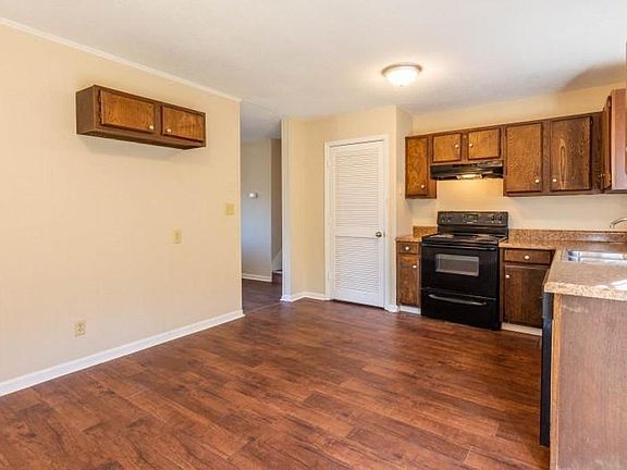 2nd image of 306 Crisman St