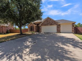 8102 Mansanillo Ct, Arlington, TX 76002