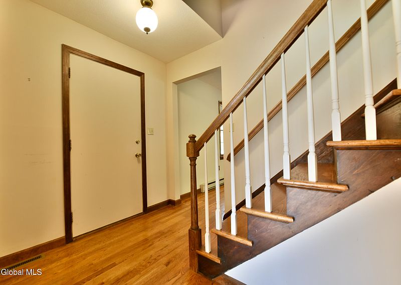 4th image of 37 Jones Road