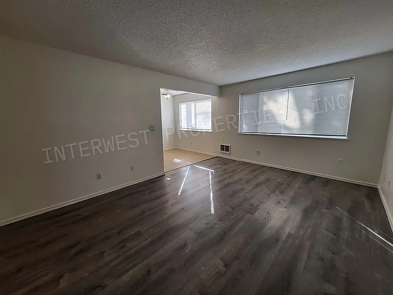 4700 Falls View Ave #4 — Photo 20