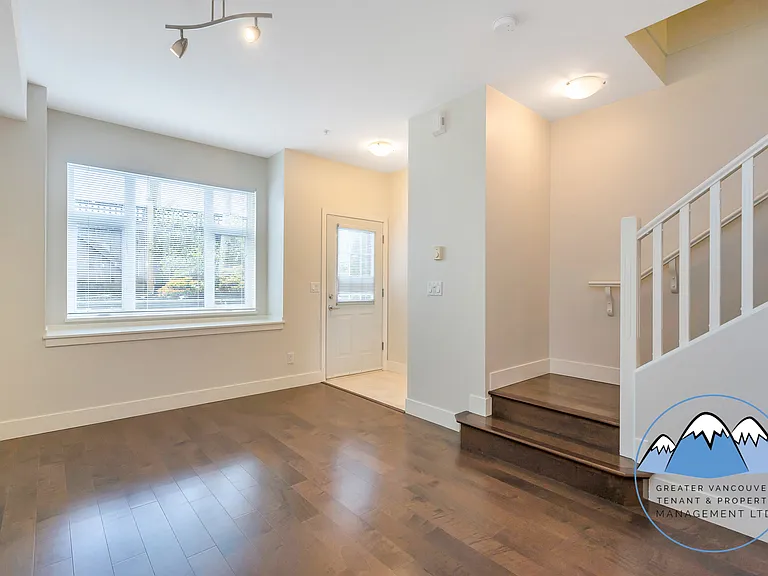 4458 Albert St #204 — Photo 8
