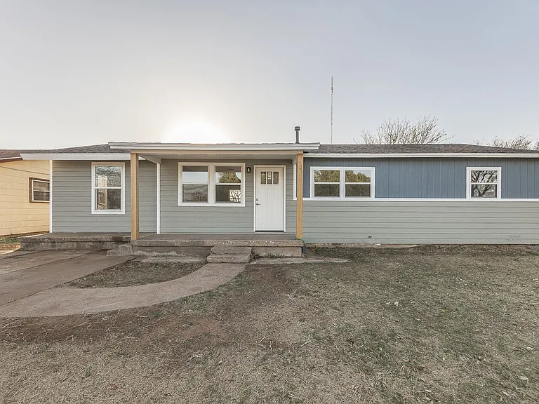 5409 Avenue D — Photo 1