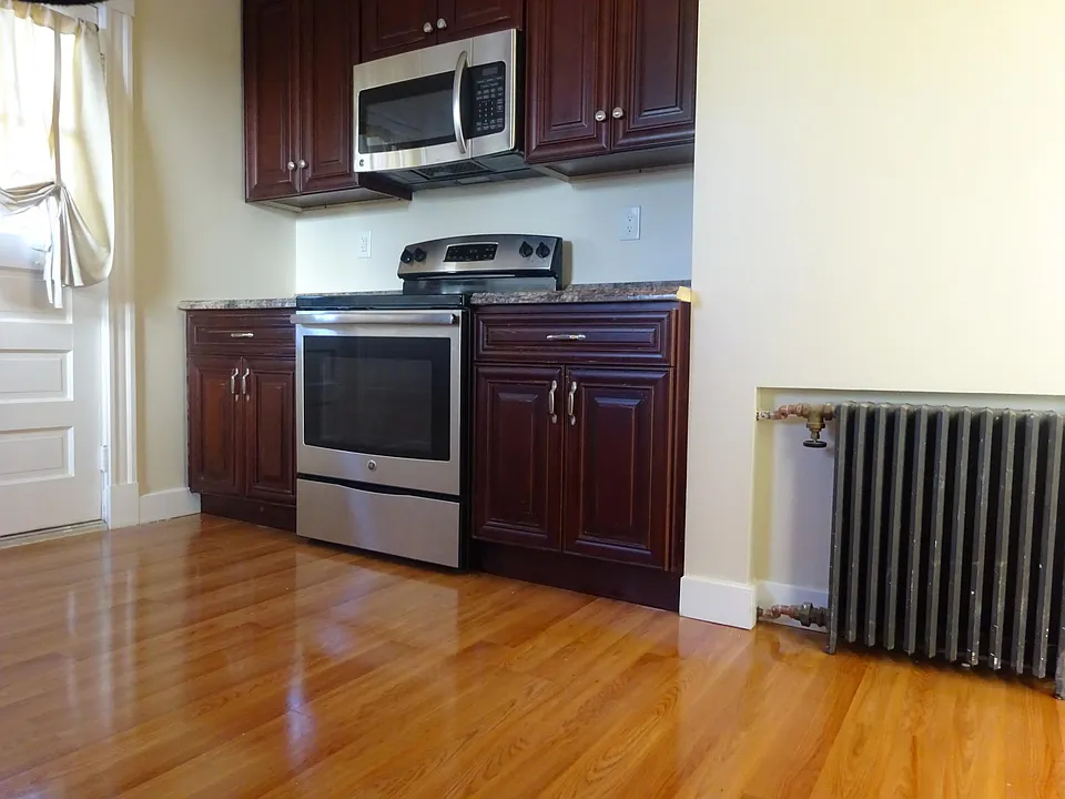 25 Oak Square Ave #2