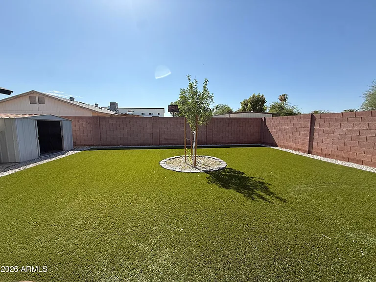 2116 E Marconi Ave — Photo 17