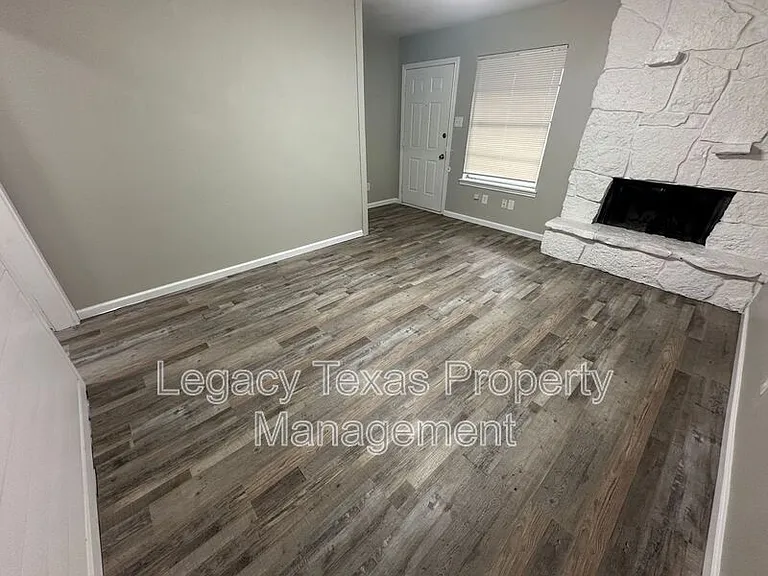 1608 Sun Valley Dr #D — Photo 10
