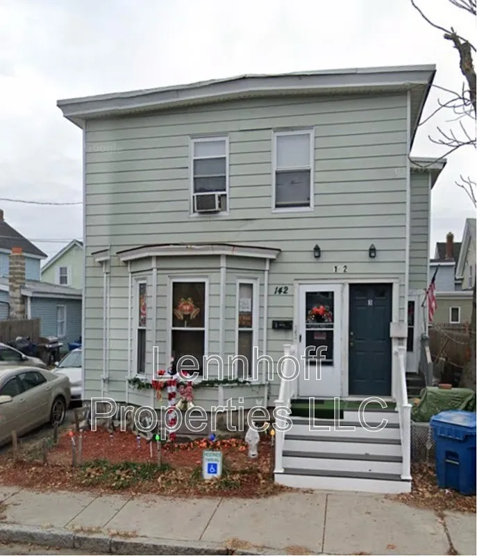 3 bed, 1.0 bath, $2,195 — Photo 1