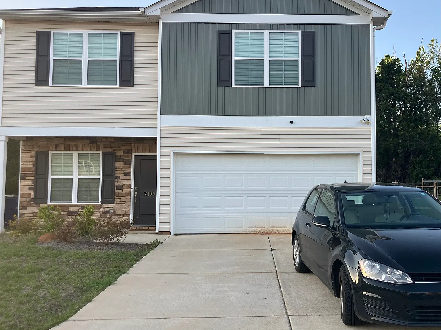 4 bed, 2241 sqft, $2,300 — Photo 1
