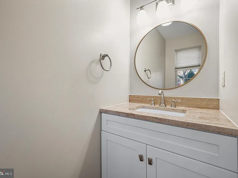 9 Meadow Ln — Photo 7
