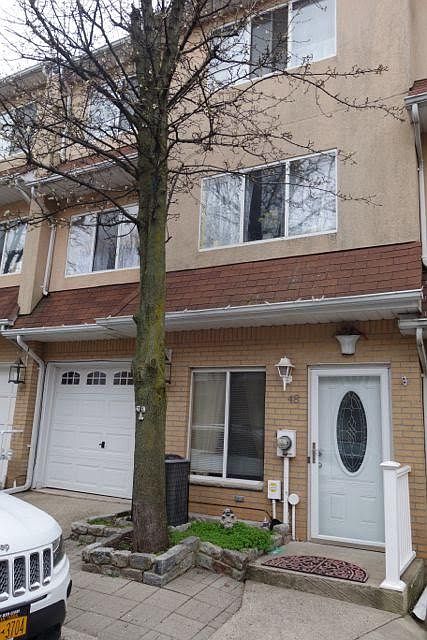 1st image of 48 Sandywood Ln